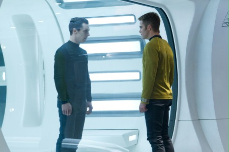 W ciemność. Star Trek - galeria zdjęć - filmweb