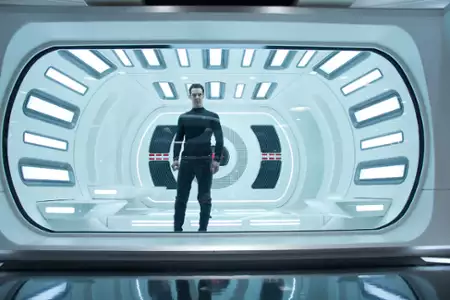 W ciemność. Star Trek - galeria zdjęć - filmweb