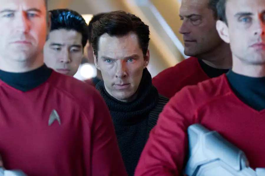 W ciemność. Star Trek - galeria zdjęć - filmweb