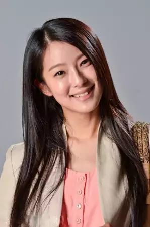 Luo Si Xiao Jie Yao Chu Jia - galeria zdjęć - filmweb