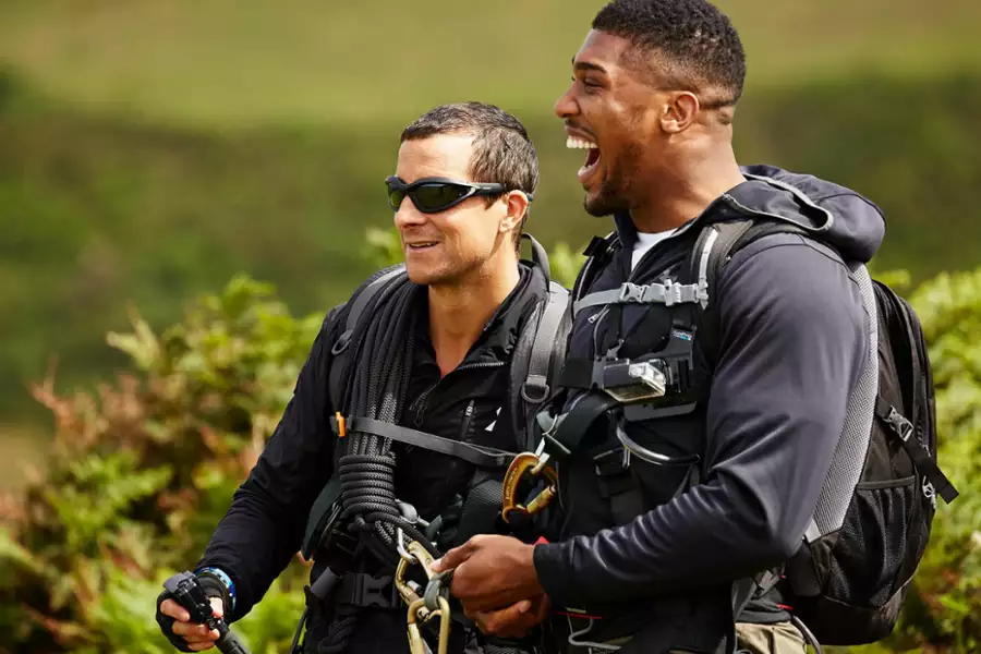 Bear's Mission With... - galeria zdjęć - filmweb