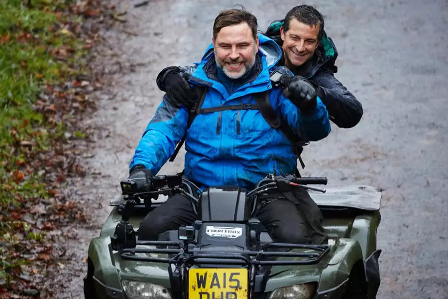Bear's Mission With... - galeria zdjęć - filmweb