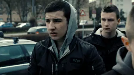 Pęknięcia w betonie - galeria zdjęć - filmweb