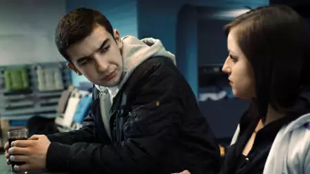 Pęknięcia w betonie - galeria zdjęć - filmweb