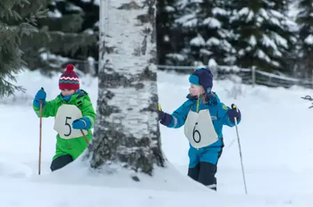 Kacper i Emma - zimowe wakacje - galeria zdjęć - filmweb