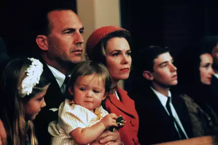 Trzynaście dni - galeria zdjęć - filmweb