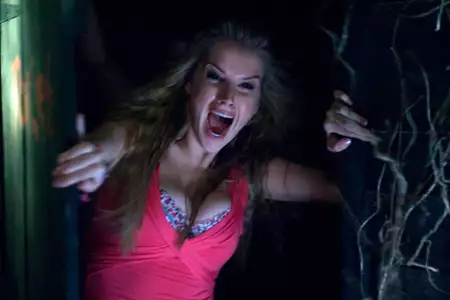 Lesbian Vampire Killers, czyli noc krwawej żądzy - galeria zdjęć - filmweb