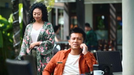 Sezon 1 Odcinek 5 Tante Maya Jatuh Cinta