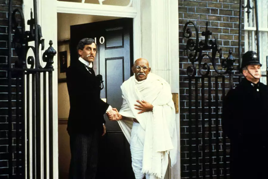 Gandhi - galeria zdjęć - filmweb