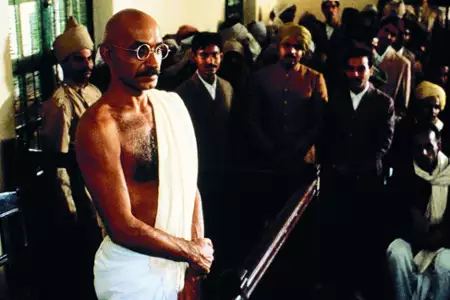 Gandhi - galeria zdjęć - filmweb