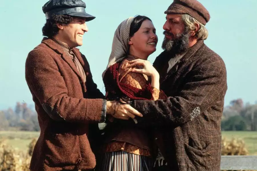 Skrzypek na dachu - galeria zdjęć - filmweb