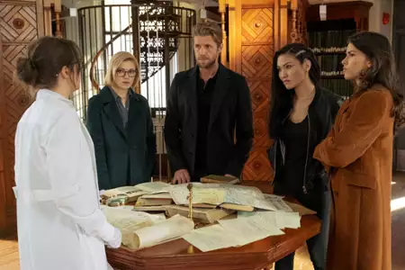 Blood & Treasure - galeria zdjęć - filmweb