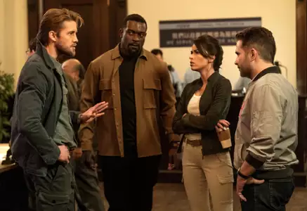 Blood & Treasure - galeria zdjęć - filmweb