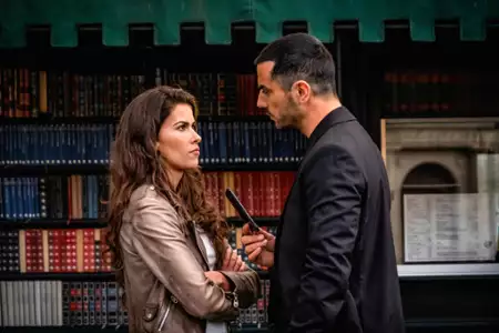 Blood & Treasure - galeria zdjęć - filmweb
