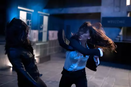 Blood & Treasure - galeria zdjęć - filmweb