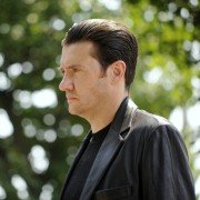 Betrayal - galeria zdjęć - filmweb