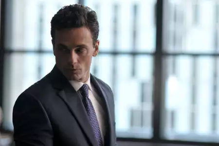 Betrayal - galeria zdjęć - filmweb