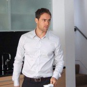 Betrayal - galeria zdjęć - filmweb