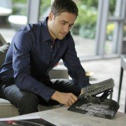 Betrayal - galeria zdjęć - filmweb