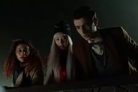 Martwi detektywi - galeria zdjęć - filmweb