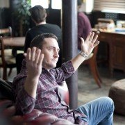 Dates - galeria zdjęć - filmweb