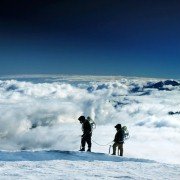 Beyond the Edge - galeria zdjęć - filmweb