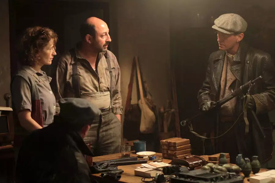Wojna guzików - galeria zdjęć - filmweb