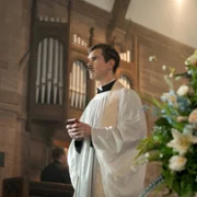 Wujowy dw&oacute;r - galeria zdjęć - filmweb