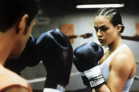 Zbuntowana - galeria zdjęć - filmweb