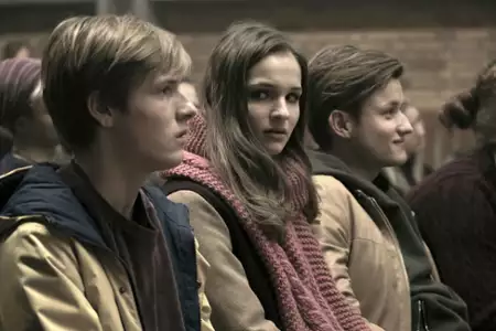 Dark - galeria zdjęć - filmweb