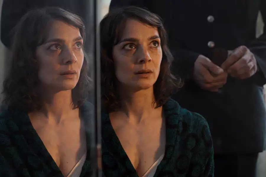 Dark - galeria zdjęć - filmweb