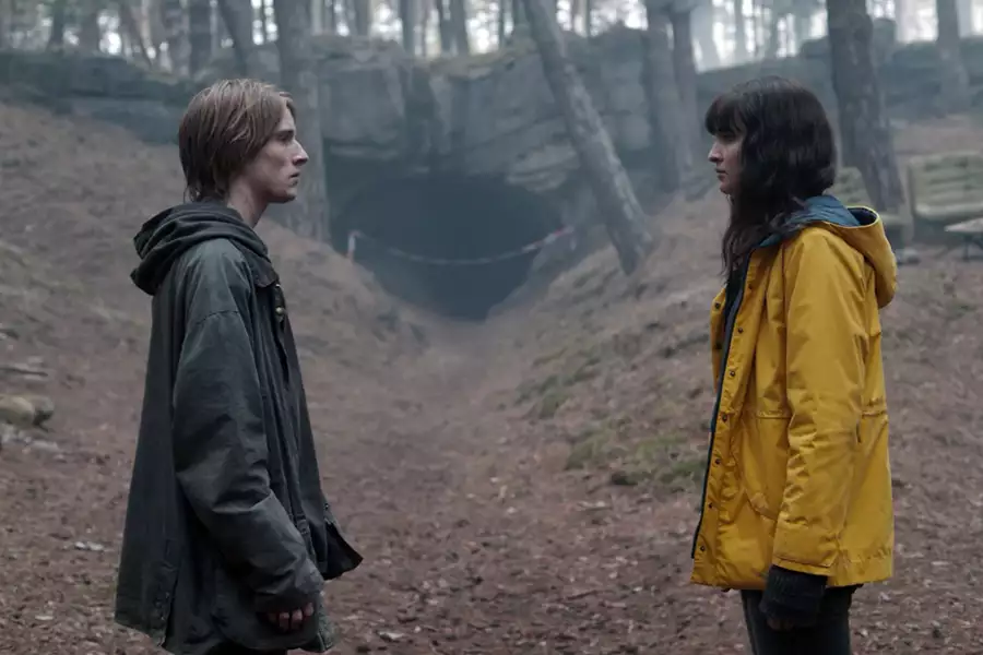 Dark - galeria zdjęć - filmweb