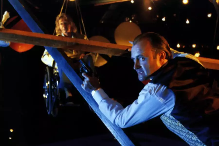 Phil Oszust Collins - galeria zdjęć - filmweb