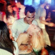 Czuły pocałunek - galeria zdjęć - filmweb