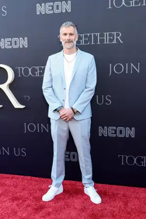 Together - galeria zdjęć - filmweb