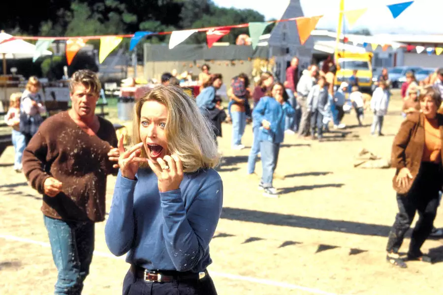 Wioska przeklętych - galeria zdjęć - filmweb