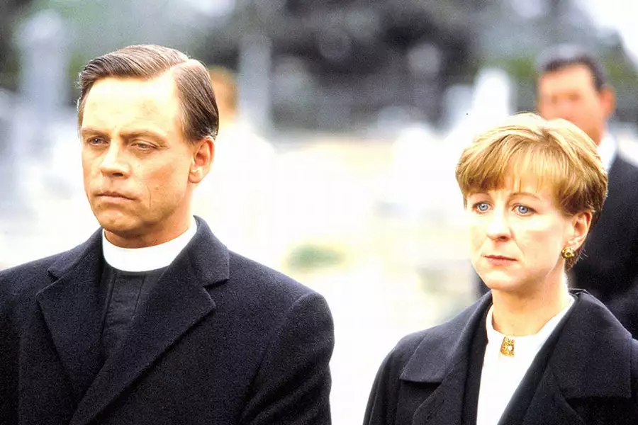Wioska przeklętych - galeria zdjęć - filmweb