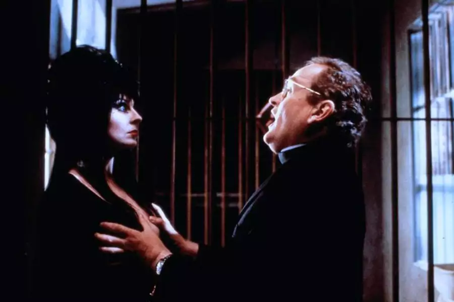 Elvira, władczyni ciemności - galeria zdjęć - filmweb