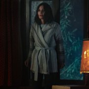 Shining Vale - galeria zdjęć - filmweb
