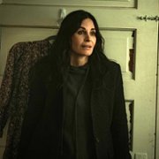 Shining Vale - galeria zdjęć - filmweb