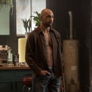 Shining Vale - galeria zdjęć - filmweb