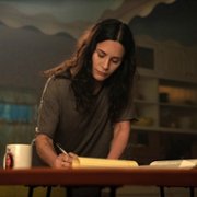 Shining Vale - galeria zdjęć - filmweb