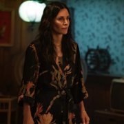 Shining Vale - galeria zdjęć - filmweb