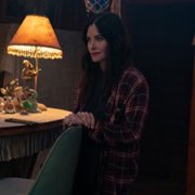 Shining Vale - galeria zdjęć - filmweb