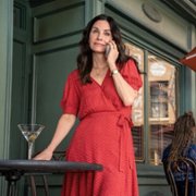 Shining Vale - galeria zdjęć - filmweb