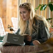 Shining Vale - galeria zdjęć - filmweb
