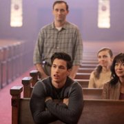Shining Vale - galeria zdjęć - filmweb