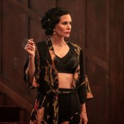 Shining Vale - galeria zdjęć - filmweb