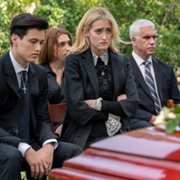 Shining Vale - galeria zdjęć - filmweb