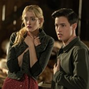 Shining Vale - galeria zdjęć - filmweb